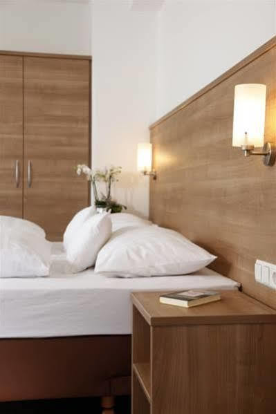 Hotel Warteck Фройденщат Екстериор снимка