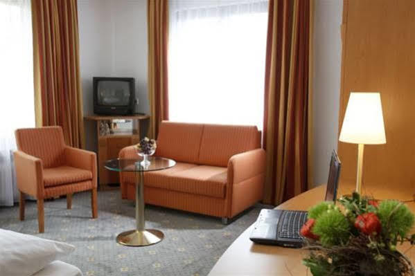 Hotel Warteck Фройденщат Екстериор снимка