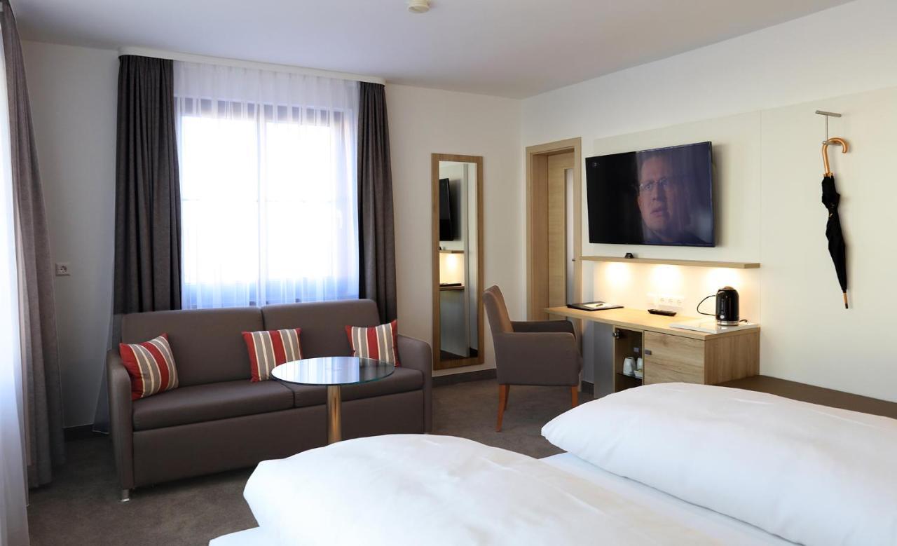Hotel Warteck Фройденщат Екстериор снимка