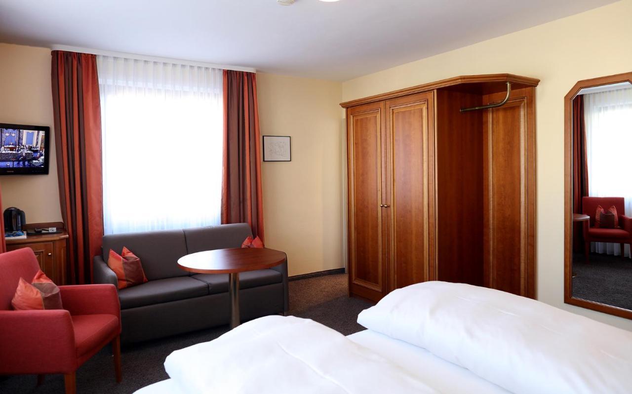 Hotel Warteck Фройденщат Екстериор снимка