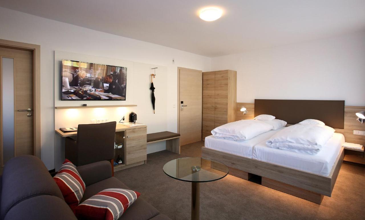 Hotel Warteck Фройденщат Екстериор снимка