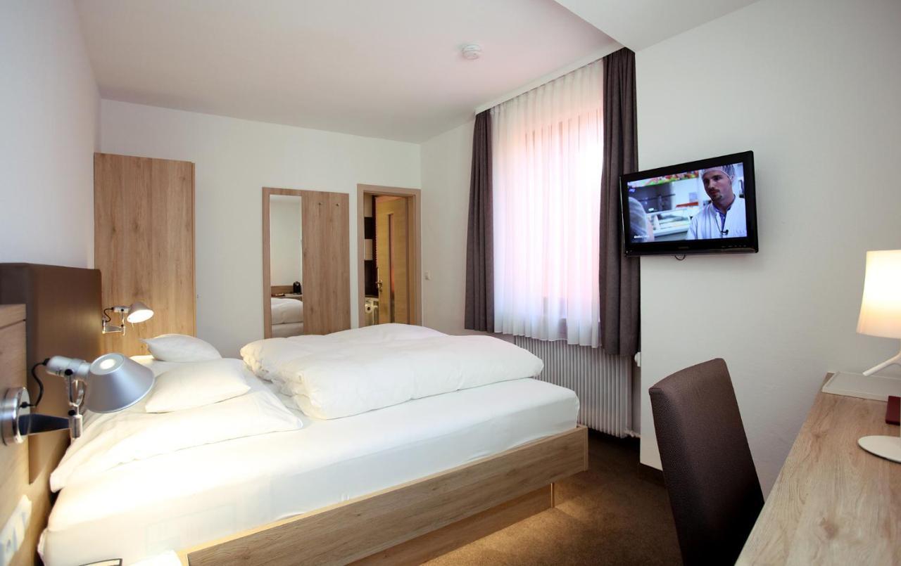 Hotel Warteck Фройденщат Екстериор снимка
